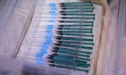 Ponad 19 mln 244 tys. osób w Polsce jest w pełni zaszczepionych przeciwko COVID-19