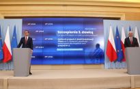 Premier: osoby po 50. roku życia i medycy będą mogli otrzymać trzecią dawkę szczepionki
