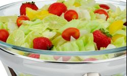 Owocowe koktajle i sałatki