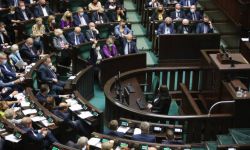 Sejm uchwalił nowelizację budżetu na 2021 r.