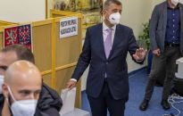 Czechy: policzono głosy z 50 proc. komisji wyborczych - na czele Ano premiera Babisza