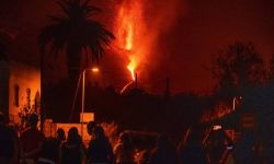 Hiszpania: drugi dzień zawieszenia lotów na La Palmę; wulkan wciąż aktywny