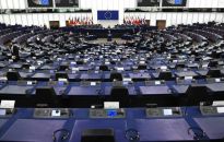 PE w rezolucji: polski TK nie jest uprawniony do interpretowania polskiej konstytucji