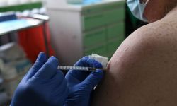 Niedzielski: Celujemy, by od 2 listopada uruchomić system skierowań na trzecią dawkę szczepienia