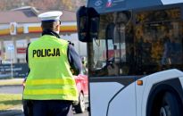 Policja: w niedzielę za brak maseczki wystawiono 1,6 tys. mandatów i 125 wniosków o ukaranie
