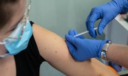 Niedzielski: w ustawie będzie postulat obowiązku szczepień w podmiotach leczniczych