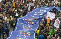 Mimo niesprzyjającej pogody w Glasgow zaczął się wielki marsz klimatyczny
