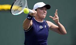 WTA Finals - Świątek zaczęła od porażki z Sakkari