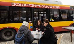 W Rzeszowie "Autobus Ciepła" z posiłkami dla potrzebujących