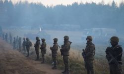 Wiceszef MON: czterech żołnierzy rannych w czasie powstrzymywania próby siłowego przekroczenia granicy przez migrantów