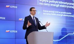 Premier: wprowadzamy obniżkę cen paliw