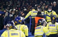 Siedmiu aresztowanych, 12 policjantów rannych po meczu Leicester - Legia