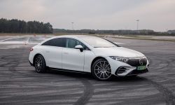 Mercedes EQS z rekordem Polski