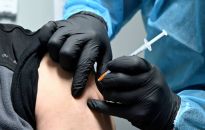 Liczba wszystkich wykonanych w Polsce szczepień przeciw COVID-19 to ponad 42,7 mln