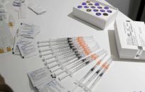 Rzecznik MZ: Z lotniska Okęcie wyjechało do RARS 1,1 mln szczepionek przeciwko COVID-19 dla dzieci w wieku 5-11 lat