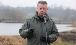 Szef MON: Kolejni żołnierze brytyjscy wylądowali w Polsce; pomogą na granicy