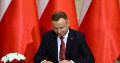 Prezydent podpisał ustawę obniżającą akcyzę na prąd i paliwa