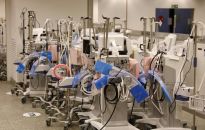 MZ: 13 806 nowych zakażeń koronawirusem, zmarło 538 osób z COVID-19