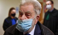 Sąd: 400 tys. zł dla Andrzeja Gwiazdy za internowanie w stanie wojennym