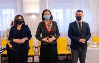 Dziennikarze na spotkaniu opłatkowym u wojewody