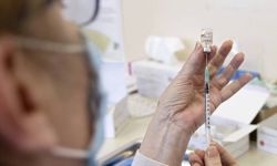 EMA: wstępne badania potwierdzają skuteczność szczepionek przeciwko wariantowi Omikron