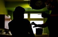 Trzynastu z siedemnastu członków Rady Medycznej zrezygnowało z doradzania rządowi ws. epidemii