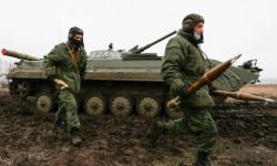 Sztab Ukrainy: separatyści wzmacniają swoje pozycje w Donbasie