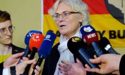 Niemcy: minister obrony odrzuca żądania dostawy broni na Ukrainę; ambasador Melnyk ponawia prośbę o pomoc