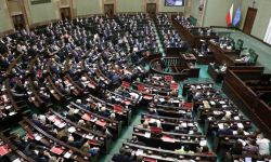 Sejm odrzucił poprawki Senatu do ustawy czasowo obniżającej VAT m.in. na żywność, nawozy i gaz