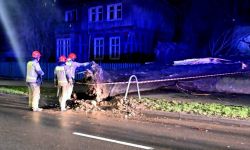 PSP: w związku z silnym wiatrem do godz. 6.00 strażacy interweniowali ponad 4000 razy, jedna osoba nie żyje