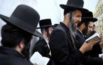 Żydzi zjeżdżają do Leżajska na grób cadyka Elimelecha