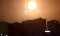 AP: w pobliżu dzielnicy rządowej w Kijowie słychać strzały