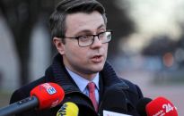 Müller przed spotkaniem z kanclerzem Niemiec: premier oczekuje wprowadzenia bezwzględnie twardych sankcji