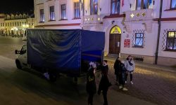 Na rzeszowskim Rynku ciężarówka z jedzeniem i opatrunkami dla Ukrainy