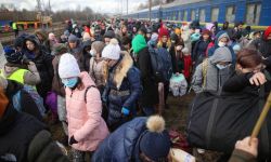 Szef UNHCR: ponad 500 tys. osób uciekło z Ukrainy od początku rosyjskiej inwazji; najwięcej do Polski