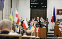 Senat: ustawa o pomocy obywatelom Ukrainy wróciła do komisji po kontrowersyjnym głosowaniu