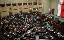 Sejm: za wykreśleniem przepisów o depenalizacji działań podjętych w szczególnych okolicznościach posłowie opozycji i troje posłów klubu PiS