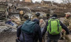 Ukraina: w niedzielę 14 korytarzy humanitarnych, m.in. do Mariupola