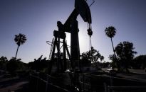 Ropa w USA już poniżej 100 USD za baryłkę, spadki cen nabierają rozpędu