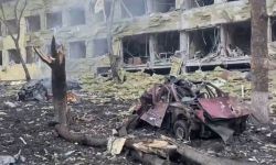 Ukraina: około 2 tys. samochodów opuściło Mariupol w ramach ewakuacji ludności