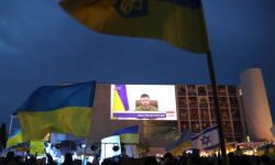 Izrael - Zełenski w Knesecie: musicie dokonać wyboru, czy popieracie Ukrainę czy Rosję