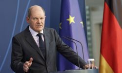 Niemcy: Scholz przeciwny natychmiastowemu wstrzymaniu importu ropy i gazu z Rosji