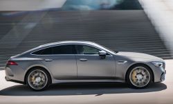 Zmodernizowany Mercedes-AMG GT 4-drzwiowe Coupé w wersjach V8 już dostępny do zamawiania