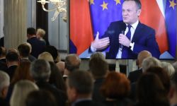 Tusk: problemem konstytucji jest to, że do władzy doszli ludzie, którzy ją gwałcą