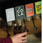 Woda i syrop - Cola z dystrybutora to prosty sposób na serwowanie napojów