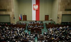 Sejm w uchwale oczekuje powołania międzynarodowej komisji śledczej ws. ludobójstwa w Ukrainie i osądzenia zbrodniarzy