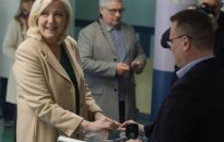 Wstępne wyniki I tury wyborów prezydenckich: Emmanuel Macron - 27,41 proc. głosów, Marine Le Pen - 24,03 proc.