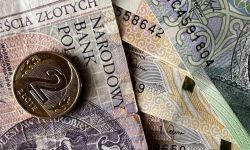 W czwartek rano złoty bez zmian do euro, umacnia się wobec dolara