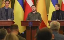 Premierzy Hiszpanii i Danii obiecali w Kijowie dalsze wsparcie dla ukraińskiej armii