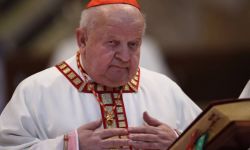 Nuncjatura apostolska: działania kard. Dziwisza jako metropolity krakowskiego były prawidłowe